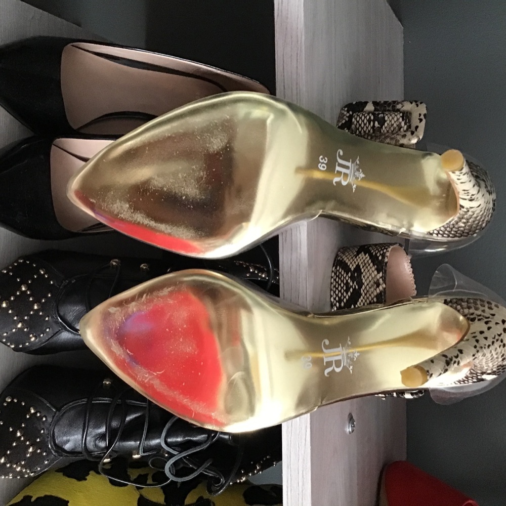 High heels - Picture 3 of 3